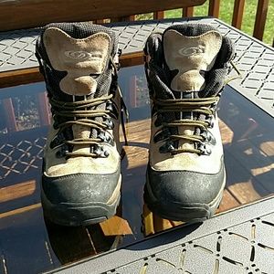 salomon contagrip hiking shoes